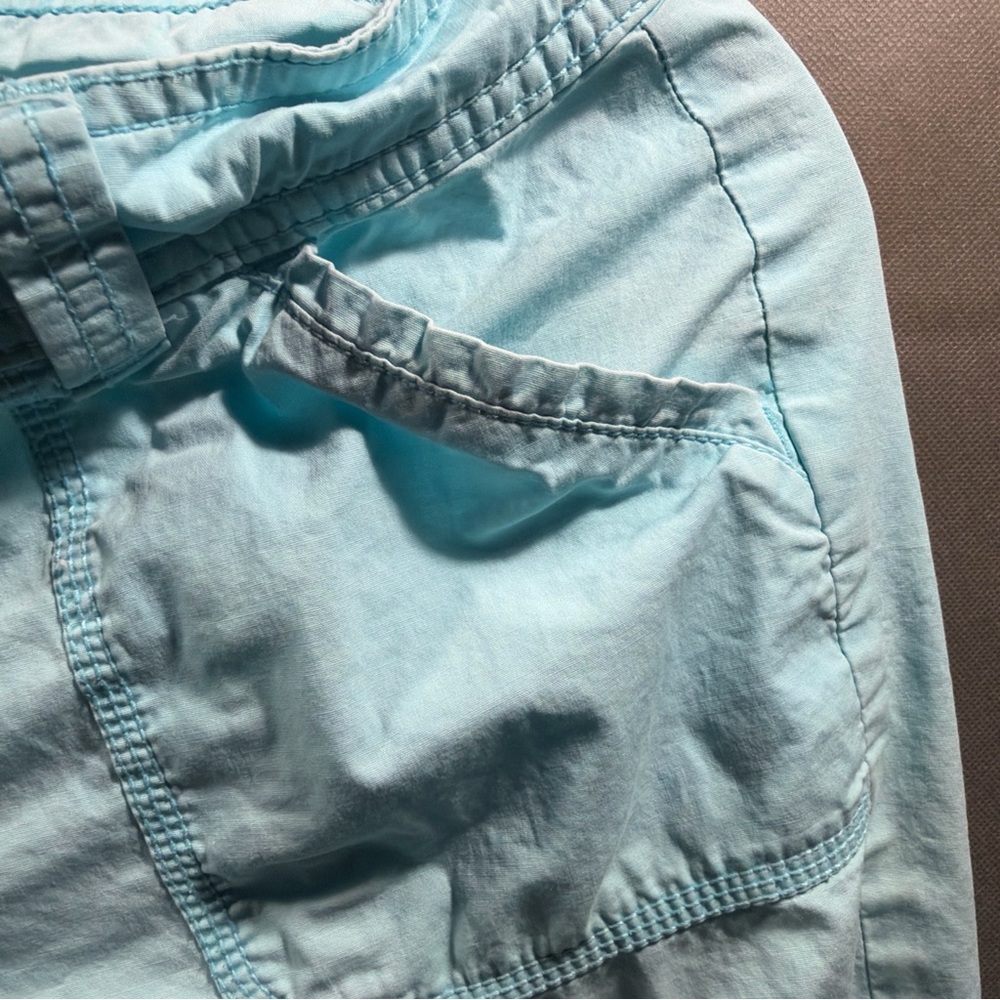St. John's Bay Sky Blue Chambray Bermuda Cargo Shorts Women's P8 - Picture 6 of 8